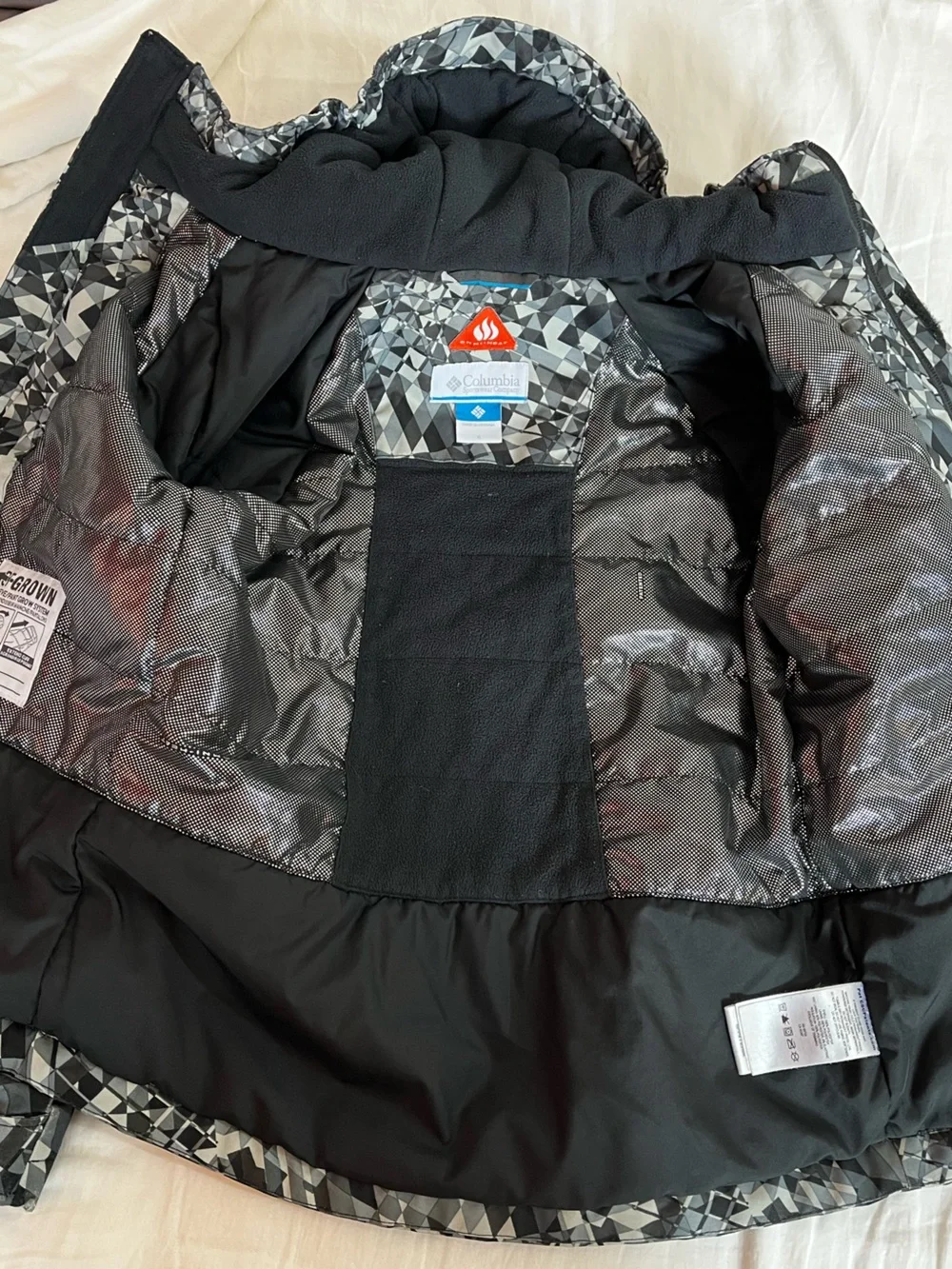Columbia Black & White Hooded Insulated Winter Jacket Coat Boys Small (6 - 8)